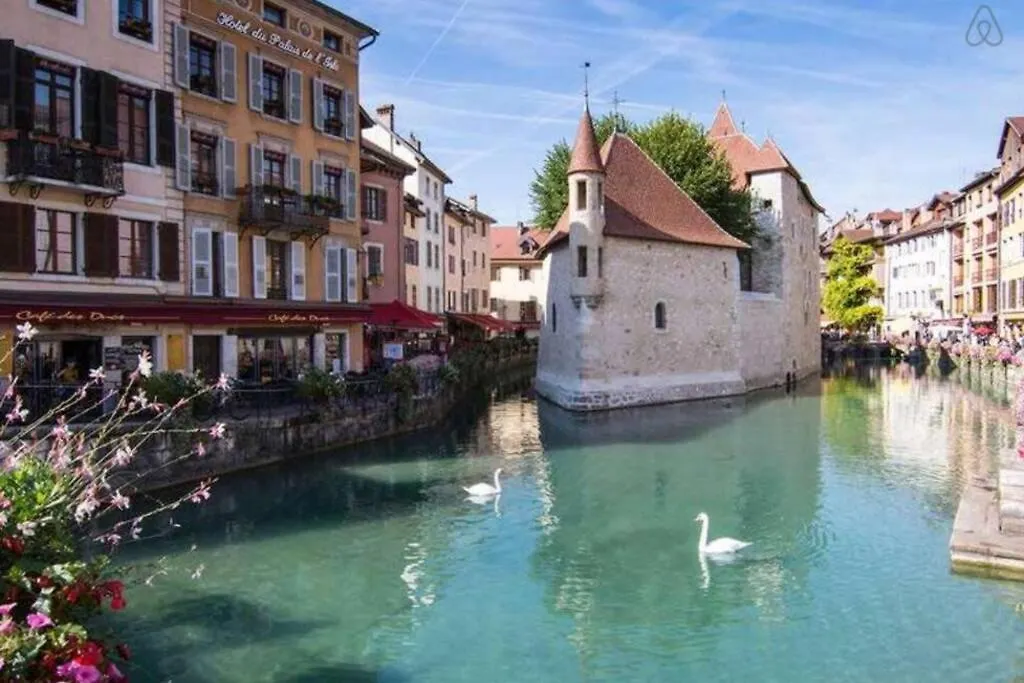 La Pepite D'Annecy - Hyper Centre & Au Calme & Balcon Apartment France